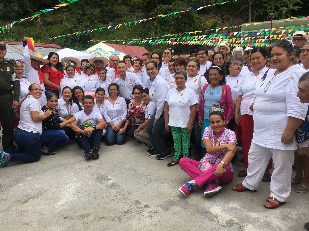 Programas atencion integral adulto mayor Corporación para Nuestra Colombia